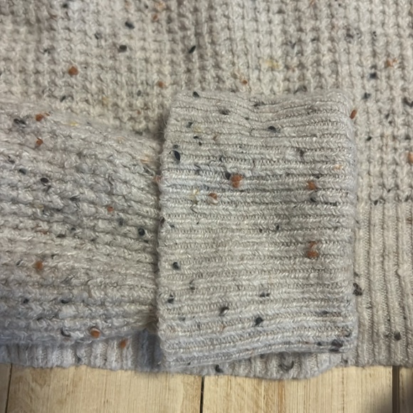 William Rast collared speckled cream sweater size medium. - Picture 3 of 6